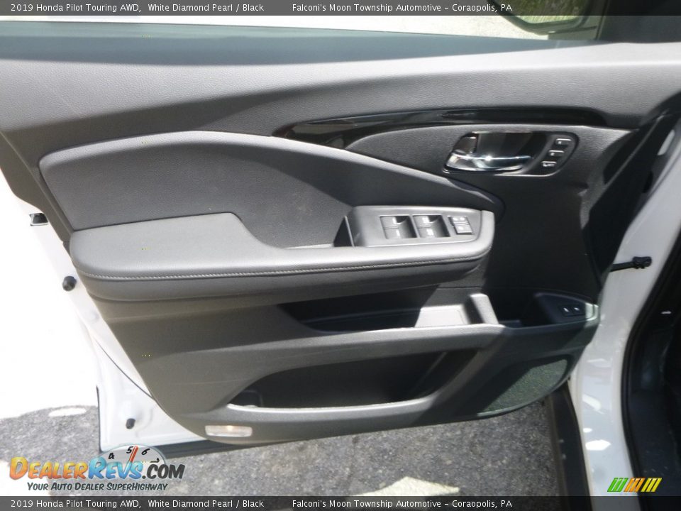 2019 Honda Pilot Touring AWD White Diamond Pearl / Black Photo #11