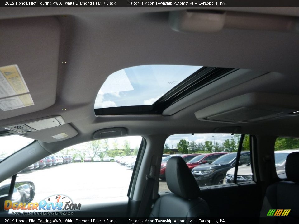 2019 Honda Pilot Touring AWD White Diamond Pearl / Black Photo #13