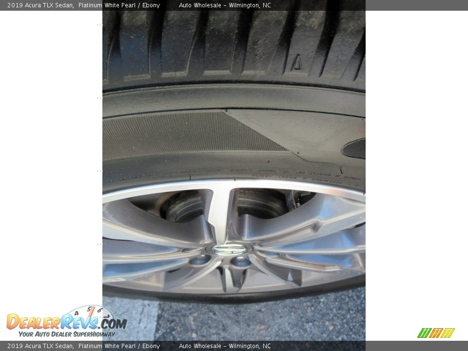 2019 Acura TLX Sedan Platinum White Pearl / Ebony Photo #9