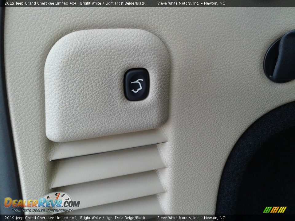 2019 Jeep Grand Cherokee Limited 4x4 Bright White / Light Frost Beige/Black Photo #11