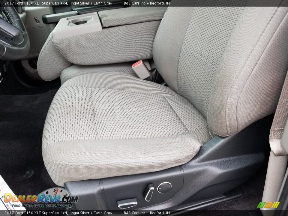 2017 Ford F150 XLT SuperCab 4x4 Ingot Silver / Earth Gray Photo #19