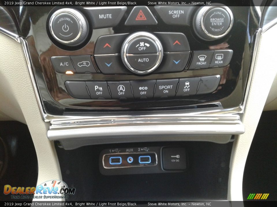 2019 Jeep Grand Cherokee Limited 4x4 Bright White / Light Frost Beige/Black Photo #29