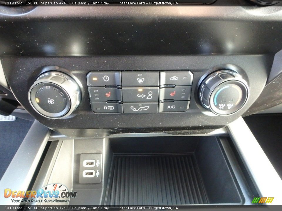 Controls of 2019 Ford F150 XLT SuperCab 4x4 Photo #17