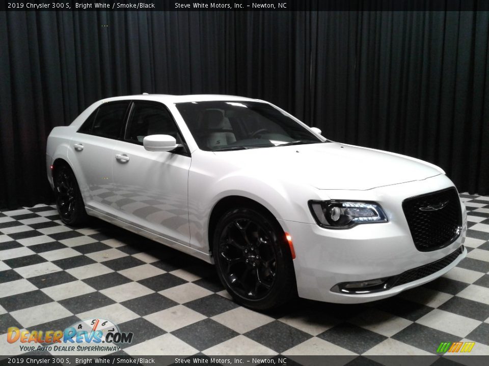 2019 Chrysler 300 S Bright White / Smoke/Black Photo #4