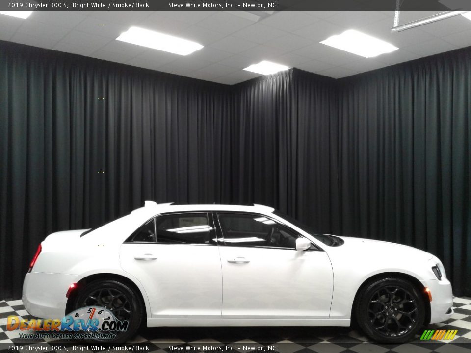 2019 Chrysler 300 S Bright White / Smoke/Black Photo #5