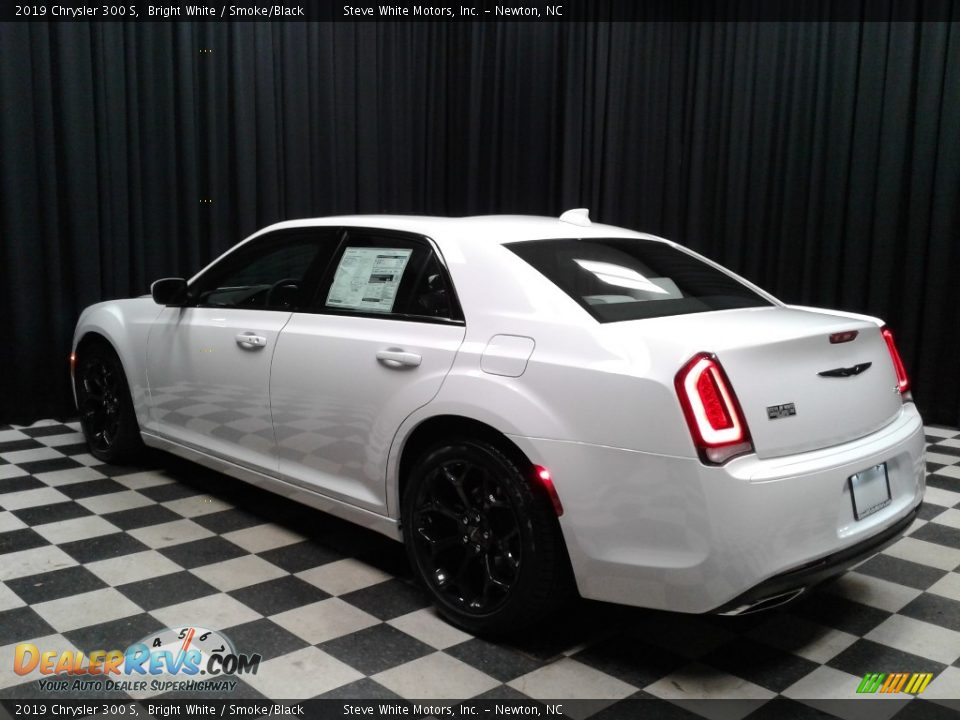 2019 Chrysler 300 S Bright White / Smoke/Black Photo #8