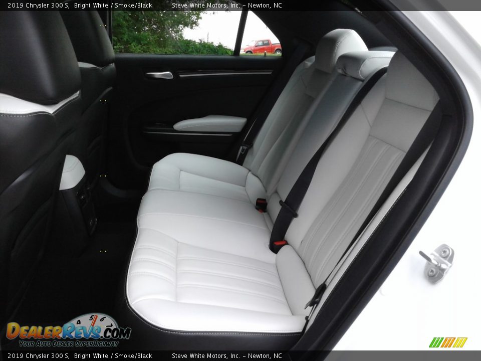 2019 Chrysler 300 S Bright White / Smoke/Black Photo #11