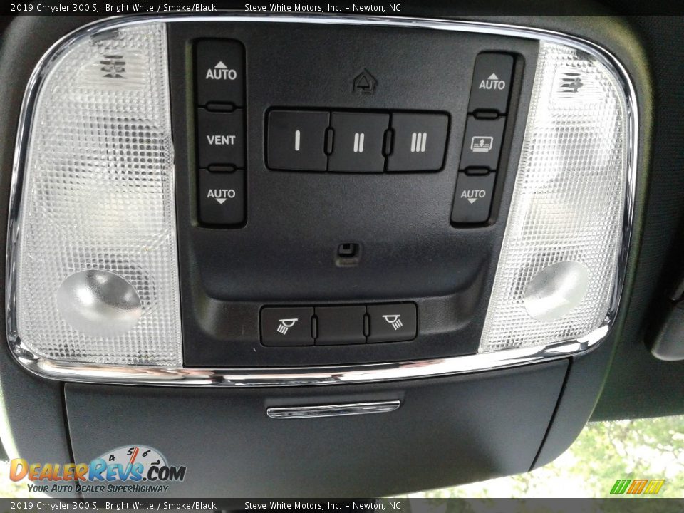 2019 Chrysler 300 S Bright White / Smoke/Black Photo #29