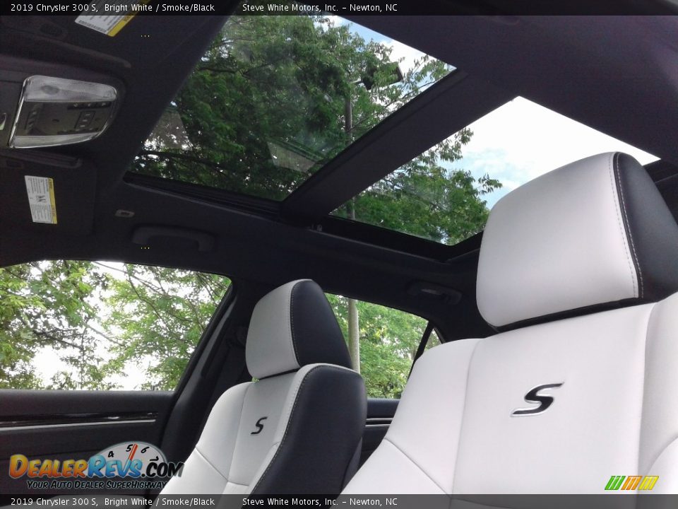 2019 Chrysler 300 S Bright White / Smoke/Black Photo #30