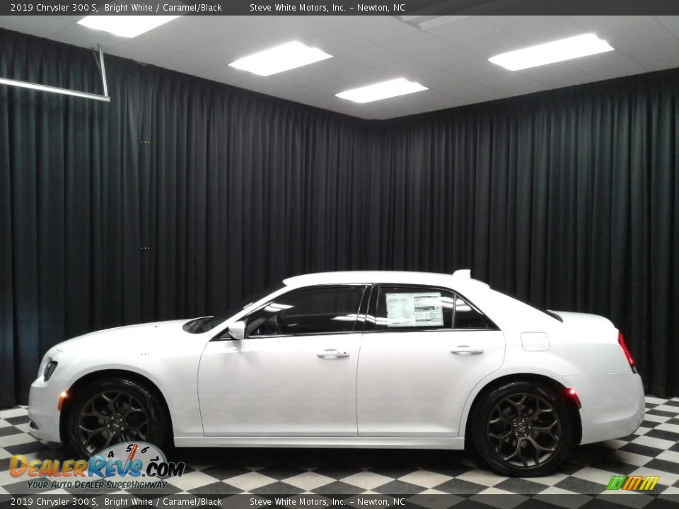 2019 Chrysler 300 S Bright White / Caramel/Black Photo #1