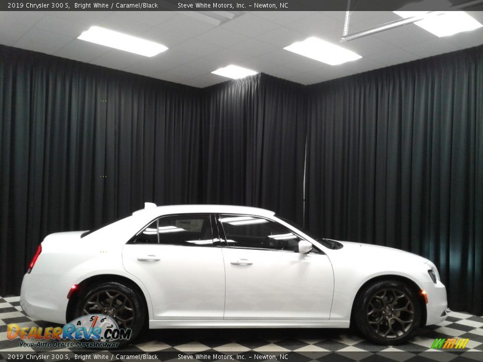 2019 Chrysler 300 S Bright White / Caramel/Black Photo #5
