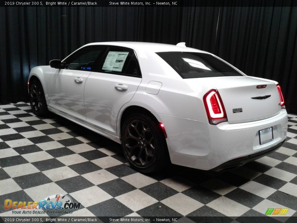 2019 Chrysler 300 S Bright White / Caramel/Black Photo #8