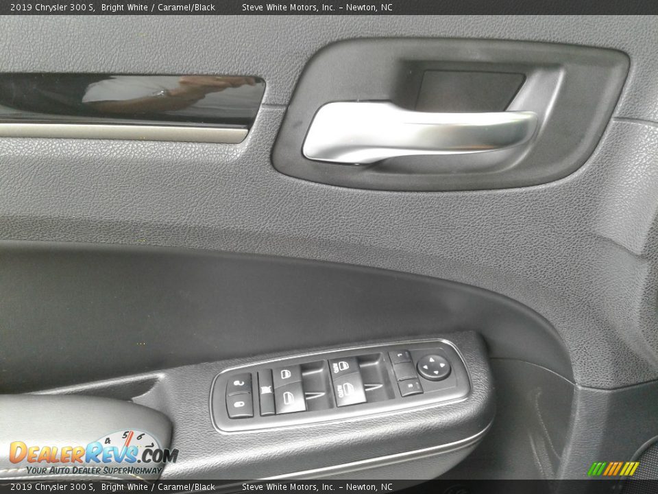 2019 Chrysler 300 S Bright White / Caramel/Black Photo #9