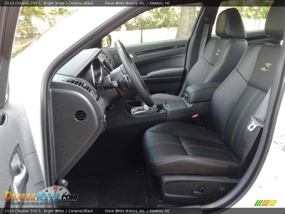 2019 Chrysler 300 S Bright White / Caramel/Black Photo #10