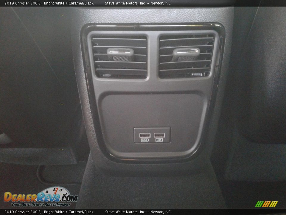 2019 Chrysler 300 S Bright White / Caramel/Black Photo #13
