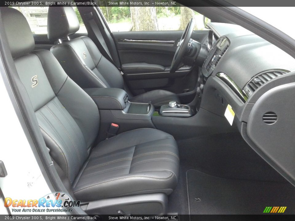 2019 Chrysler 300 S Bright White / Caramel/Black Photo #15