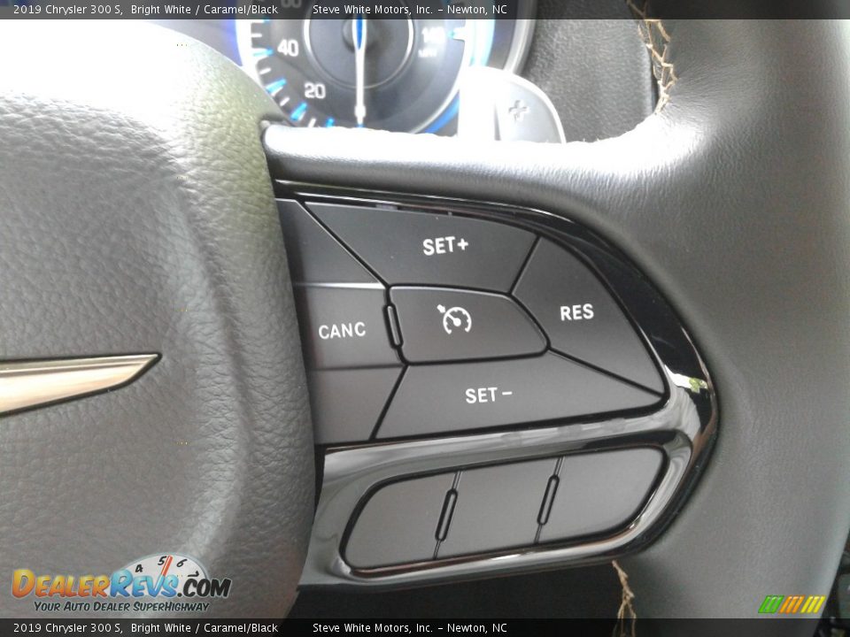 2019 Chrysler 300 S Bright White / Caramel/Black Photo #18