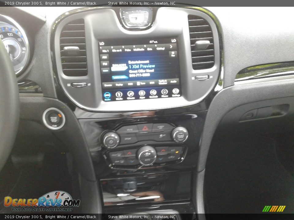 2019 Chrysler 300 S Bright White / Caramel/Black Photo #20