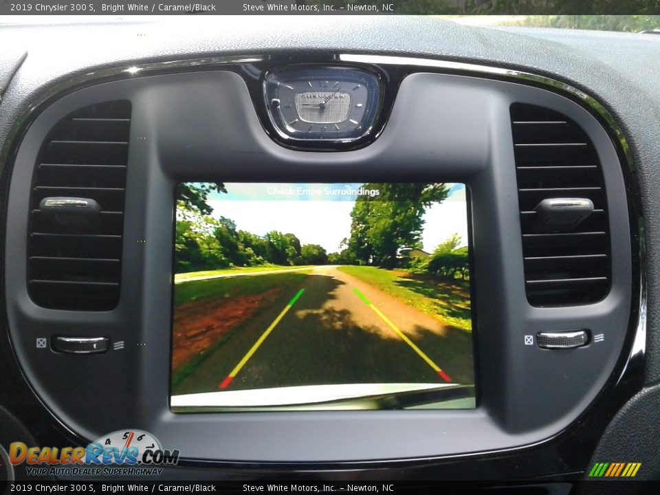 2019 Chrysler 300 S Bright White / Caramel/Black Photo #22