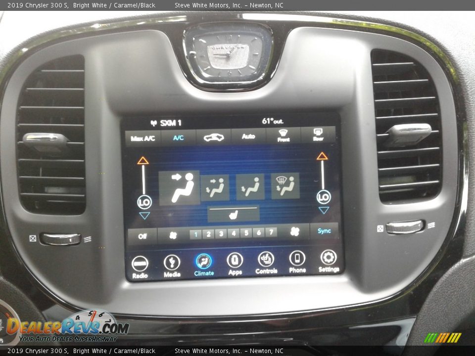 2019 Chrysler 300 S Bright White / Caramel/Black Photo #23