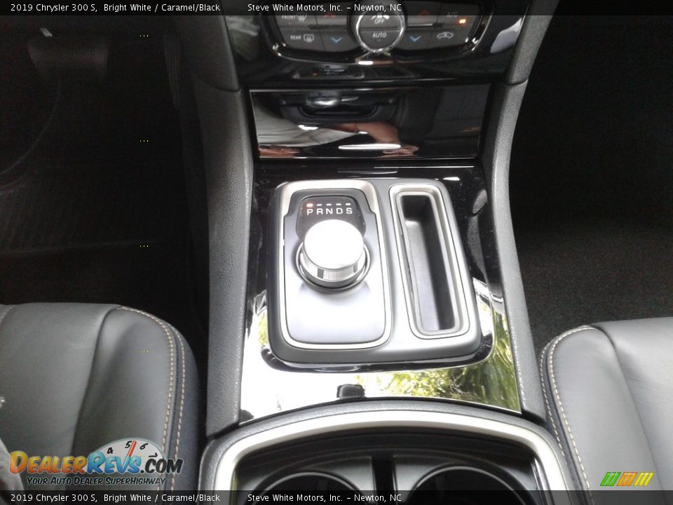 2019 Chrysler 300 S Bright White / Caramel/Black Photo #27