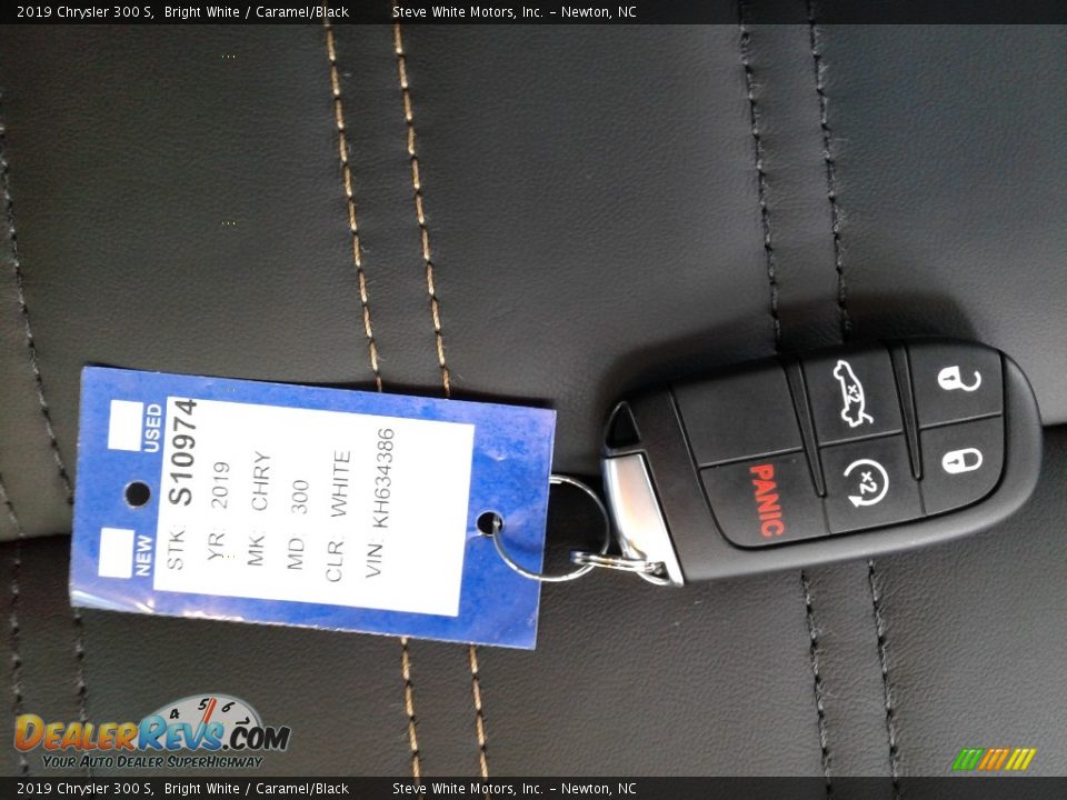 2019 Chrysler 300 S Bright White / Caramel/Black Photo #31