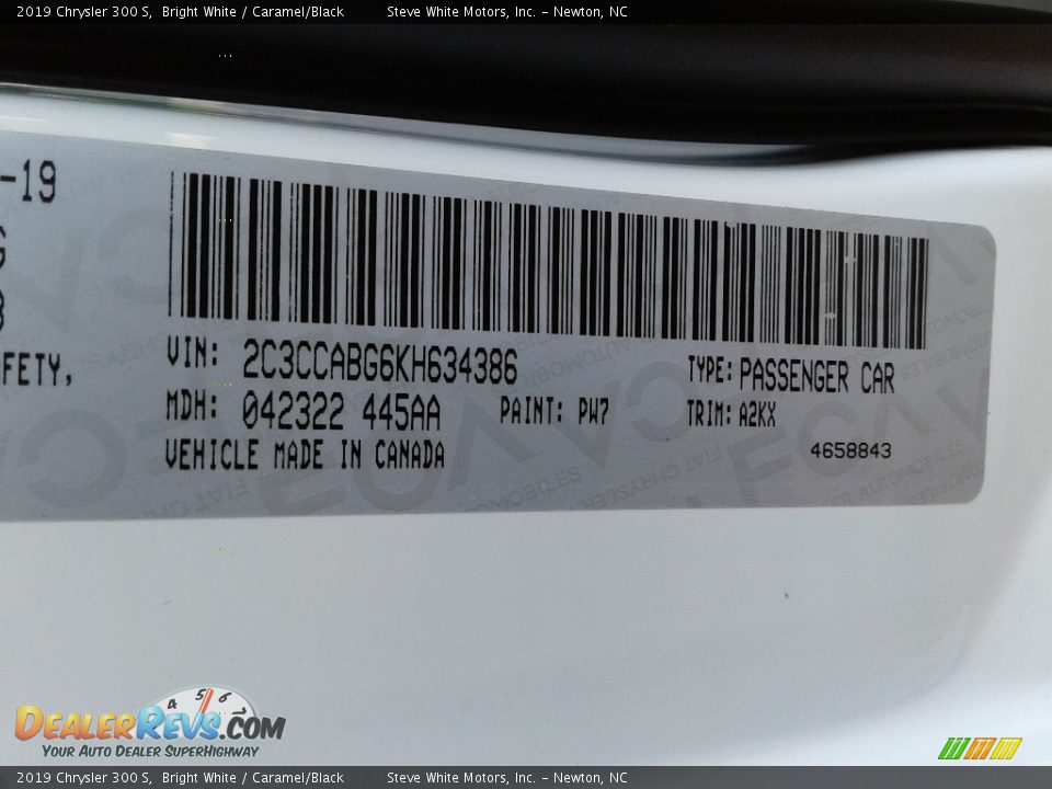 2019 Chrysler 300 S Bright White / Caramel/Black Photo #33