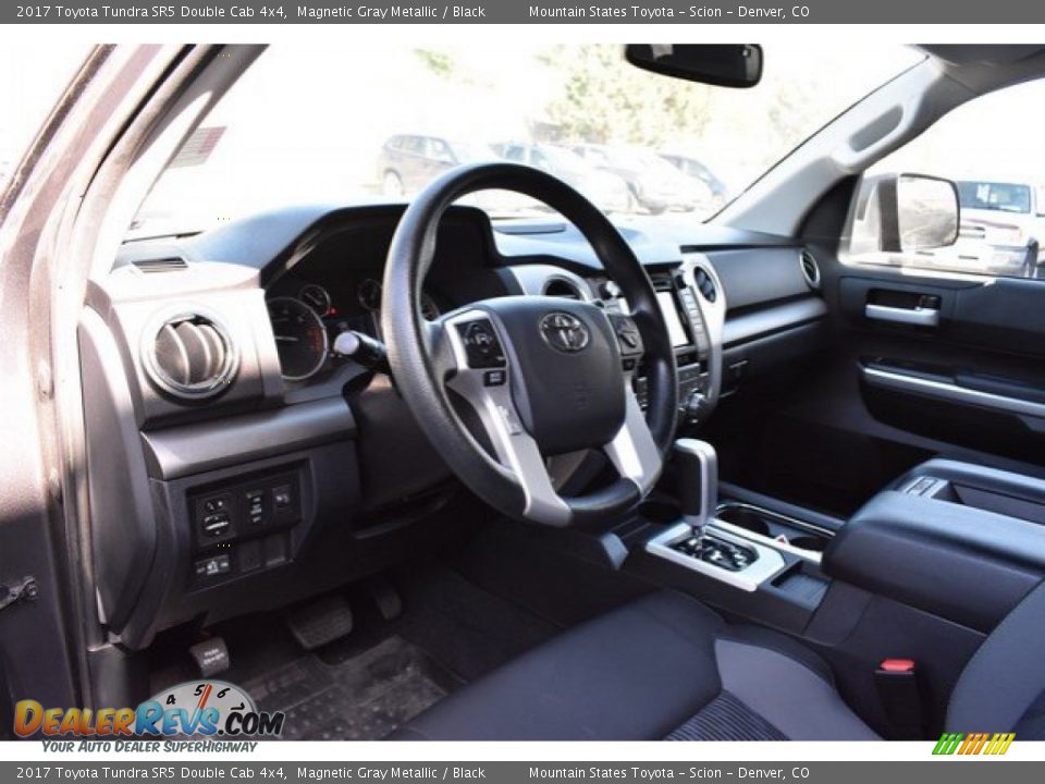 2017 Toyota Tundra SR5 Double Cab 4x4 Magnetic Gray Metallic / Black Photo #10