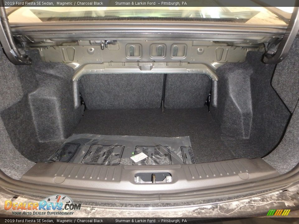 2019 Ford Fiesta SE Sedan Magnetic / Charcoal Black Photo #3