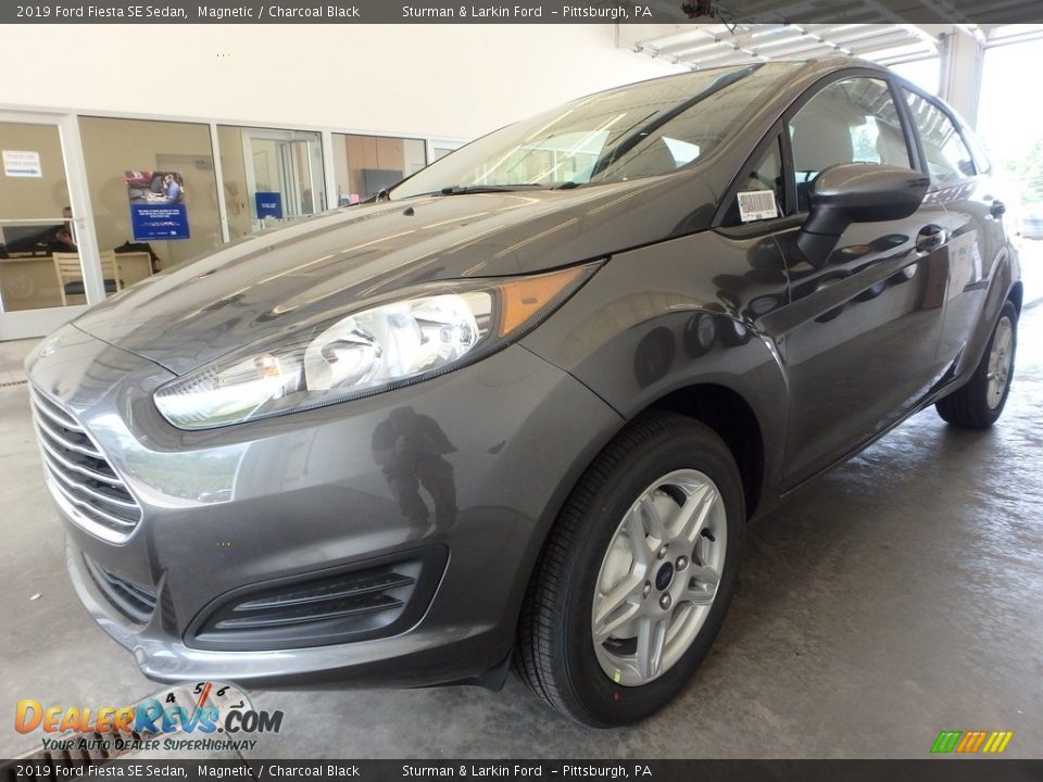 2019 Ford Fiesta SE Sedan Magnetic / Charcoal Black Photo #5