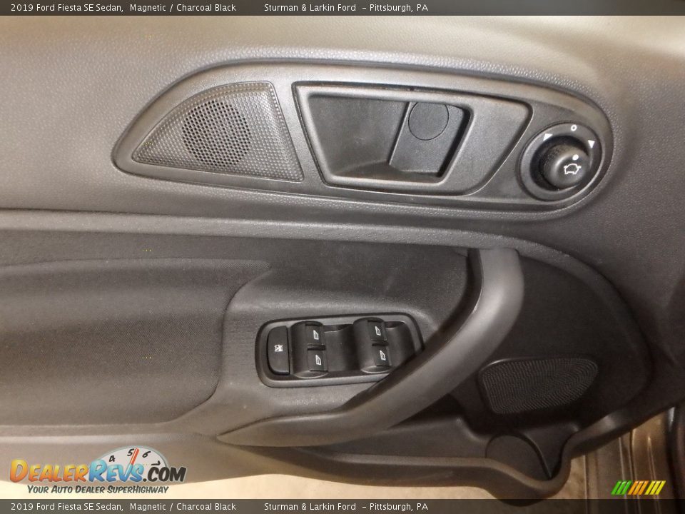 2019 Ford Fiesta SE Sedan Magnetic / Charcoal Black Photo #10