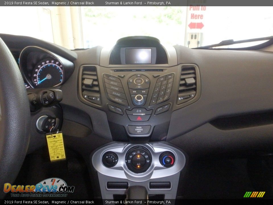 2019 Ford Fiesta SE Sedan Magnetic / Charcoal Black Photo #13