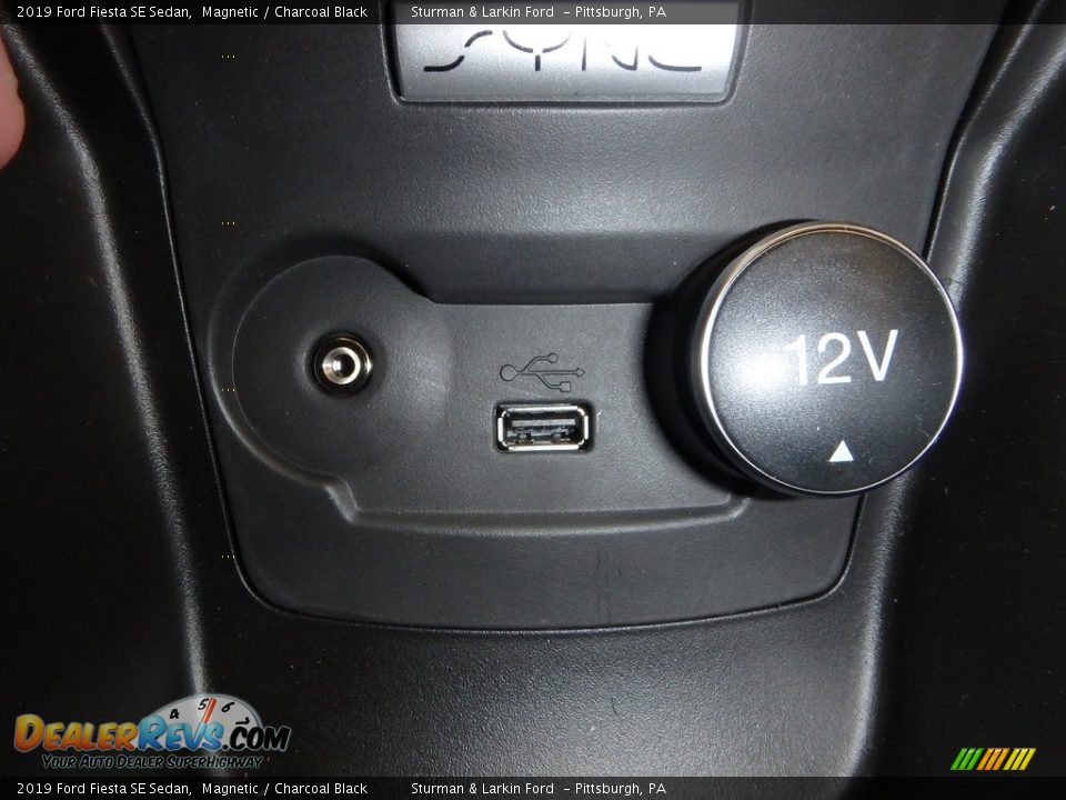 2019 Ford Fiesta SE Sedan Magnetic / Charcoal Black Photo #15