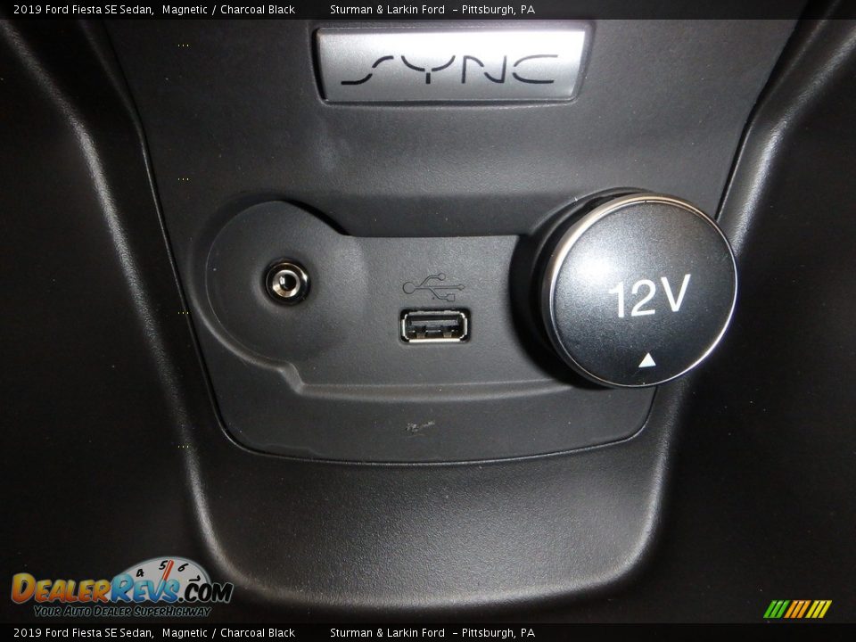 2019 Ford Fiesta SE Sedan Magnetic / Charcoal Black Photo #15