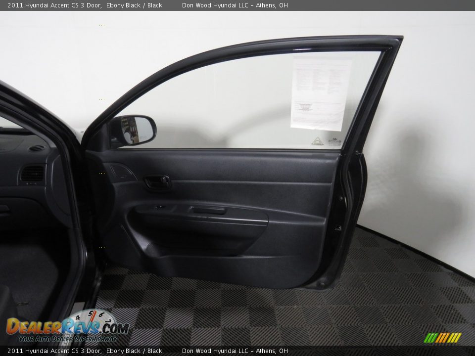 2011 Hyundai Accent GS 3 Door Ebony Black / Black Photo #24