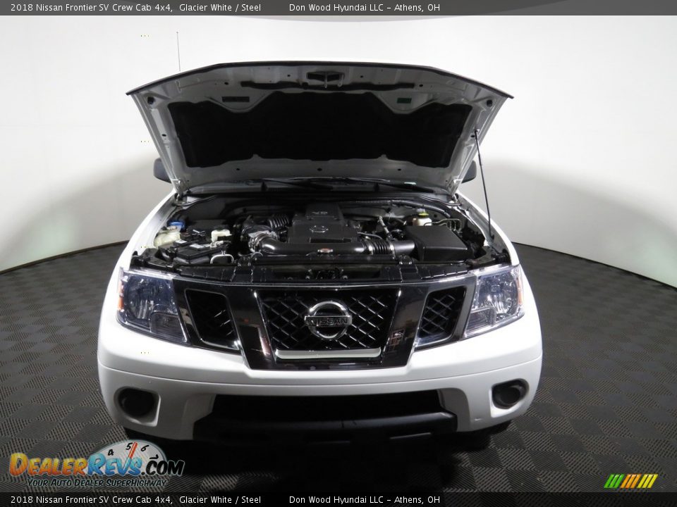 2018 Nissan Frontier SV Crew Cab 4x4 Glacier White / Steel Photo #5