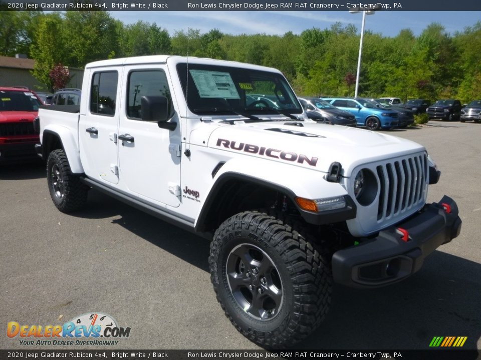 Front 3/4 View of 2020 Jeep Gladiator Rubicon 4x4 Photo #7