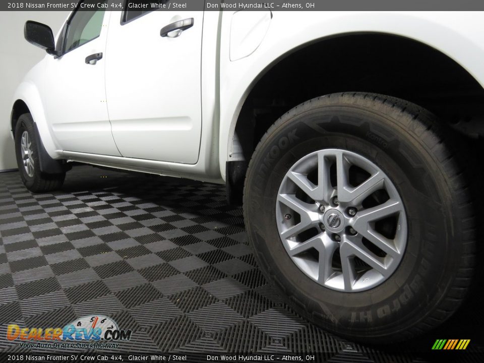 2018 Nissan Frontier SV Crew Cab 4x4 Glacier White / Steel Photo #10