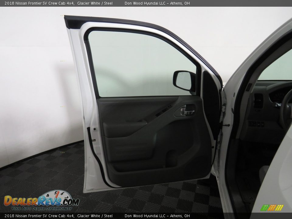 2018 Nissan Frontier SV Crew Cab 4x4 Glacier White / Steel Photo #19