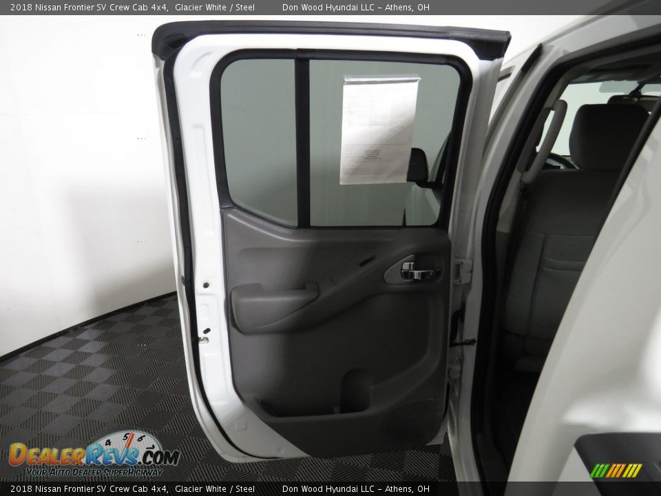 2018 Nissan Frontier SV Crew Cab 4x4 Glacier White / Steel Photo #23
