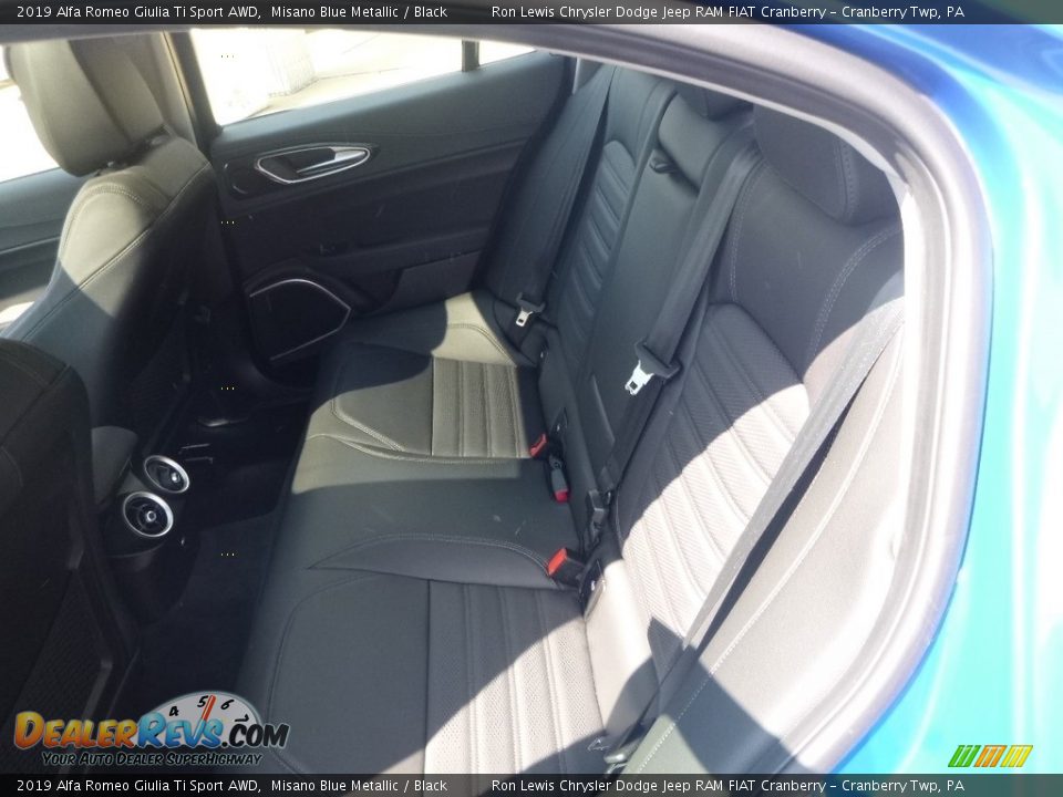 2019 Alfa Romeo Giulia Ti Sport AWD Misano Blue Metallic / Black Photo #17
