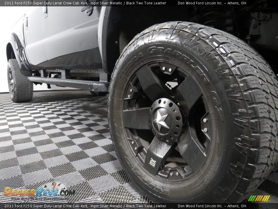 2011 Ford F250 Super Duty Lariat Crew Cab 4x4 Ingot Silver Metallic / Black Two Tone Leather Photo #4