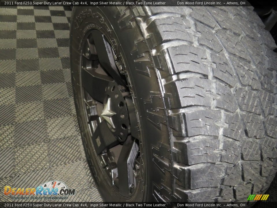 2011 Ford F250 Super Duty Lariat Crew Cab 4x4 Ingot Silver Metallic / Black Two Tone Leather Photo #5