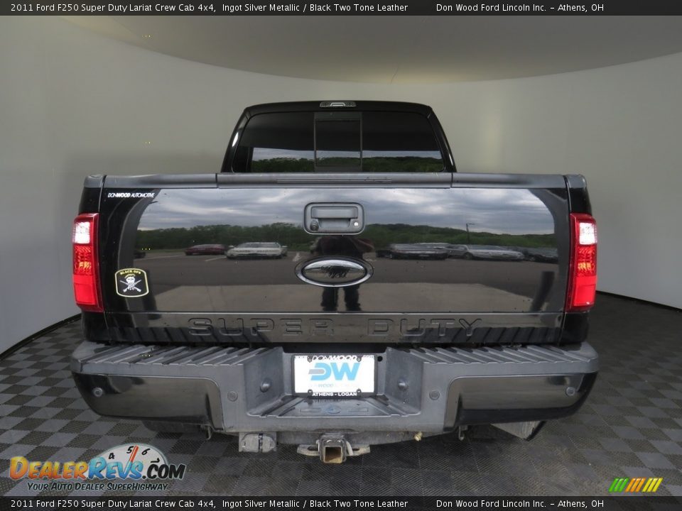 2011 Ford F250 Super Duty Lariat Crew Cab 4x4 Ingot Silver Metallic / Black Two Tone Leather Photo #11