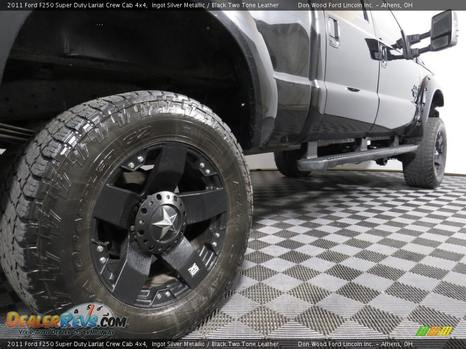2011 Ford F250 Super Duty Lariat Crew Cab 4x4 Ingot Silver Metallic / Black Two Tone Leather Photo #13