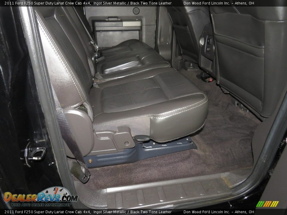 2011 Ford F250 Super Duty Lariat Crew Cab 4x4 Ingot Silver Metallic / Black Two Tone Leather Photo #26