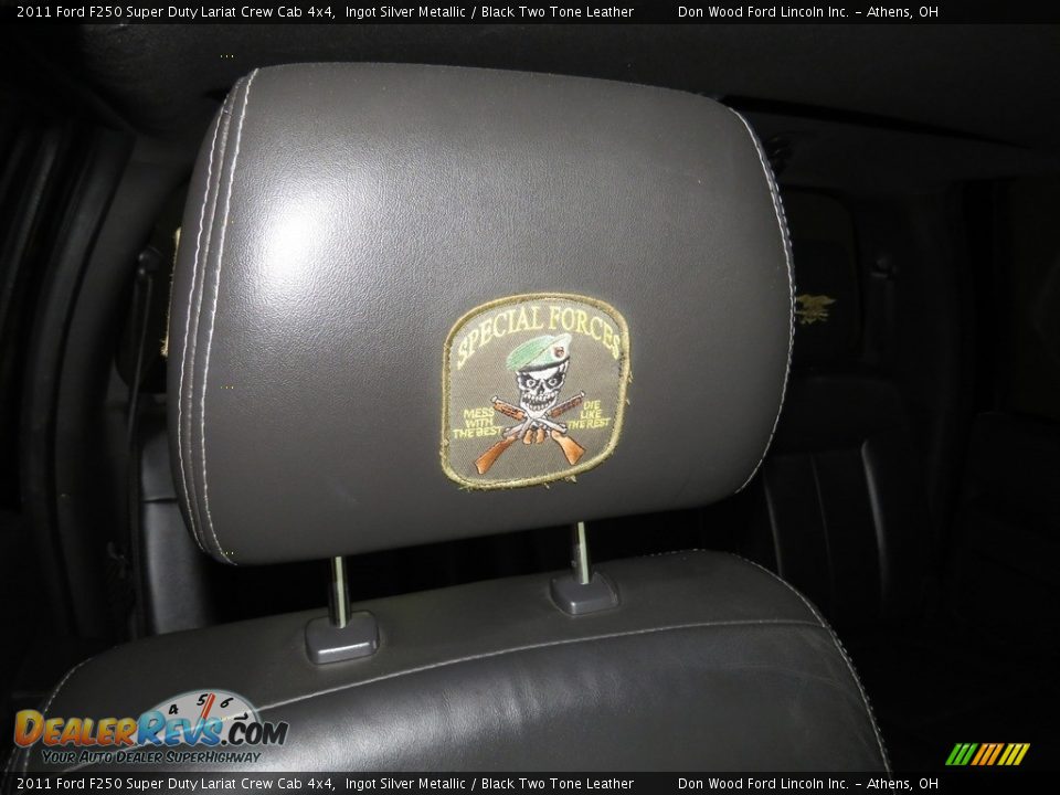 2011 Ford F250 Super Duty Lariat Crew Cab 4x4 Ingot Silver Metallic / Black Two Tone Leather Photo #29