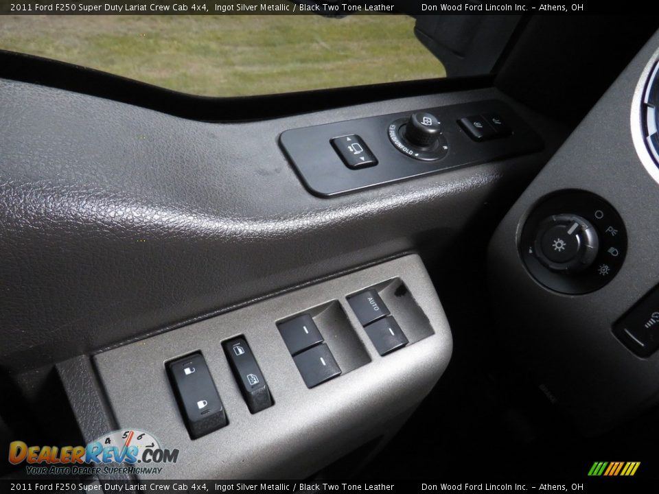 2011 Ford F250 Super Duty Lariat Crew Cab 4x4 Ingot Silver Metallic / Black Two Tone Leather Photo #33