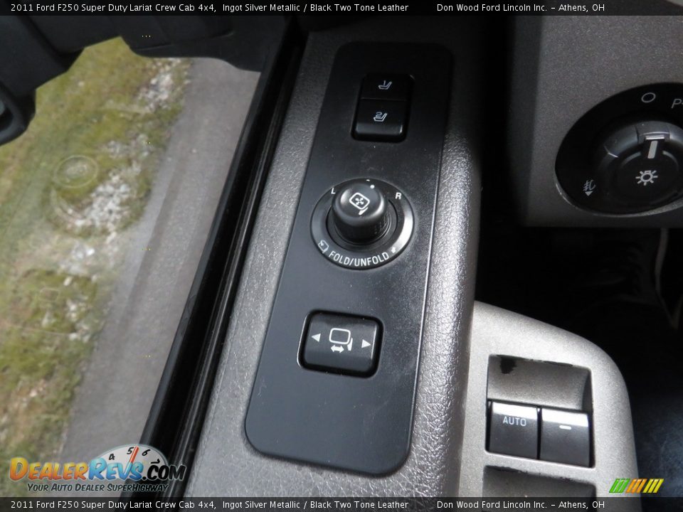 2011 Ford F250 Super Duty Lariat Crew Cab 4x4 Ingot Silver Metallic / Black Two Tone Leather Photo #34