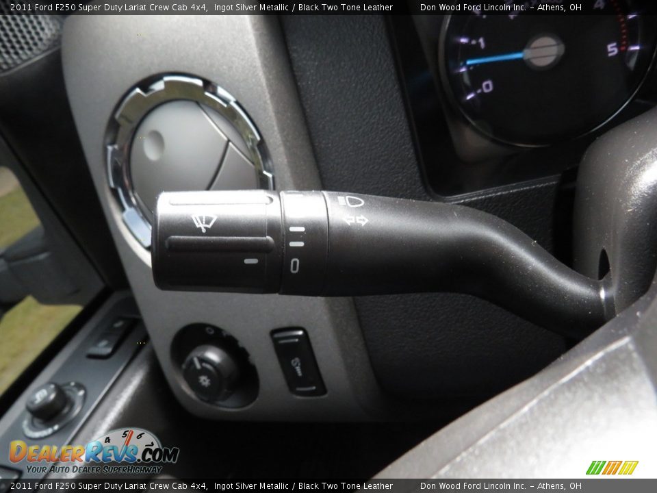 2011 Ford F250 Super Duty Lariat Crew Cab 4x4 Ingot Silver Metallic / Black Two Tone Leather Photo #36